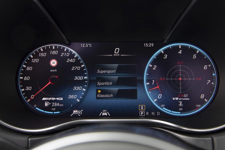 Панель приборов Mercedes-AMG GT S (C190) 2019 года  (WW) (фото 20 из 26)